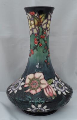Moorcroft Karussell Vase