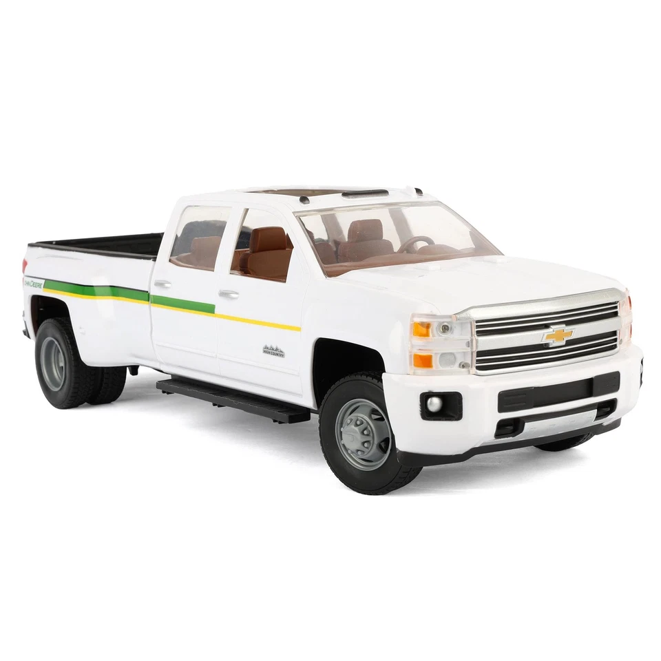 ERTL 1/16 BIG FARM John Deere 3500 Chevy Dually Pickup Truck 46601 - Image 2 of 4