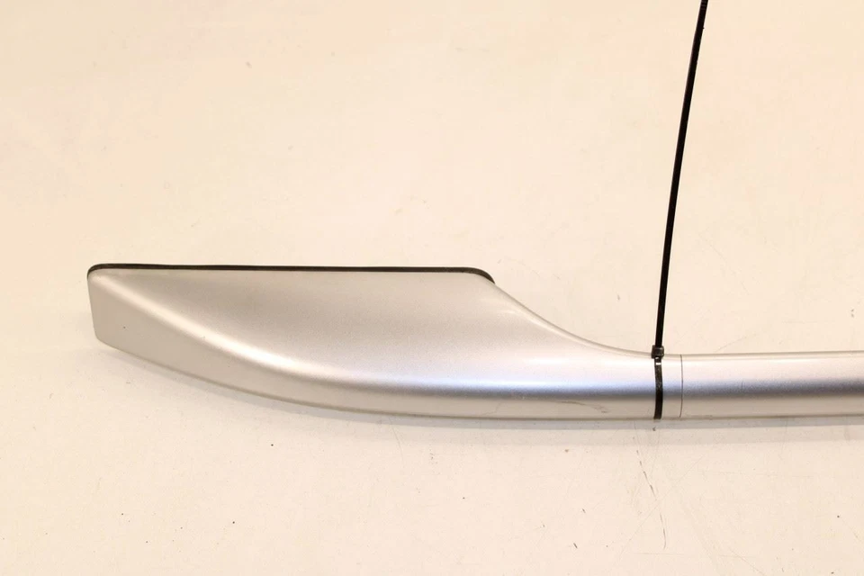 Trilho para bagageiro de teto esquerdo e direito Infiniti QX50 2015-2017 73823-5UB0A FABRICANTE DE EQUIPAMENTO ORIGINAL - Imagem 3 de 4