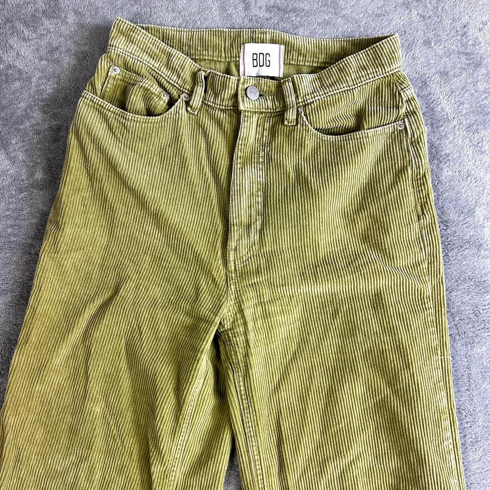 Pantalones BDG Urban Outfitters para mujer de pana tiro alto pierna ancha talla 27 verdes Foto 2 de 4