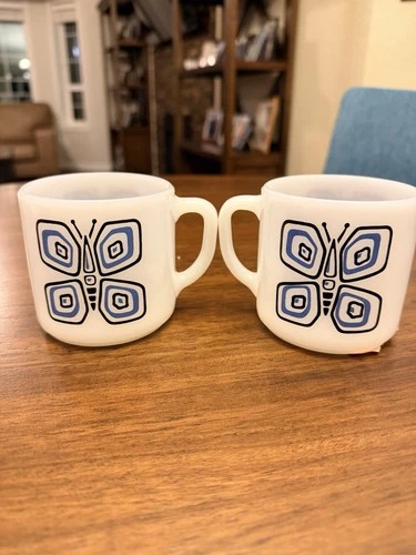 Vintage 70’s Federal Milk Glass Mugs Butterfly Graphics Set of 2 Excellent Con