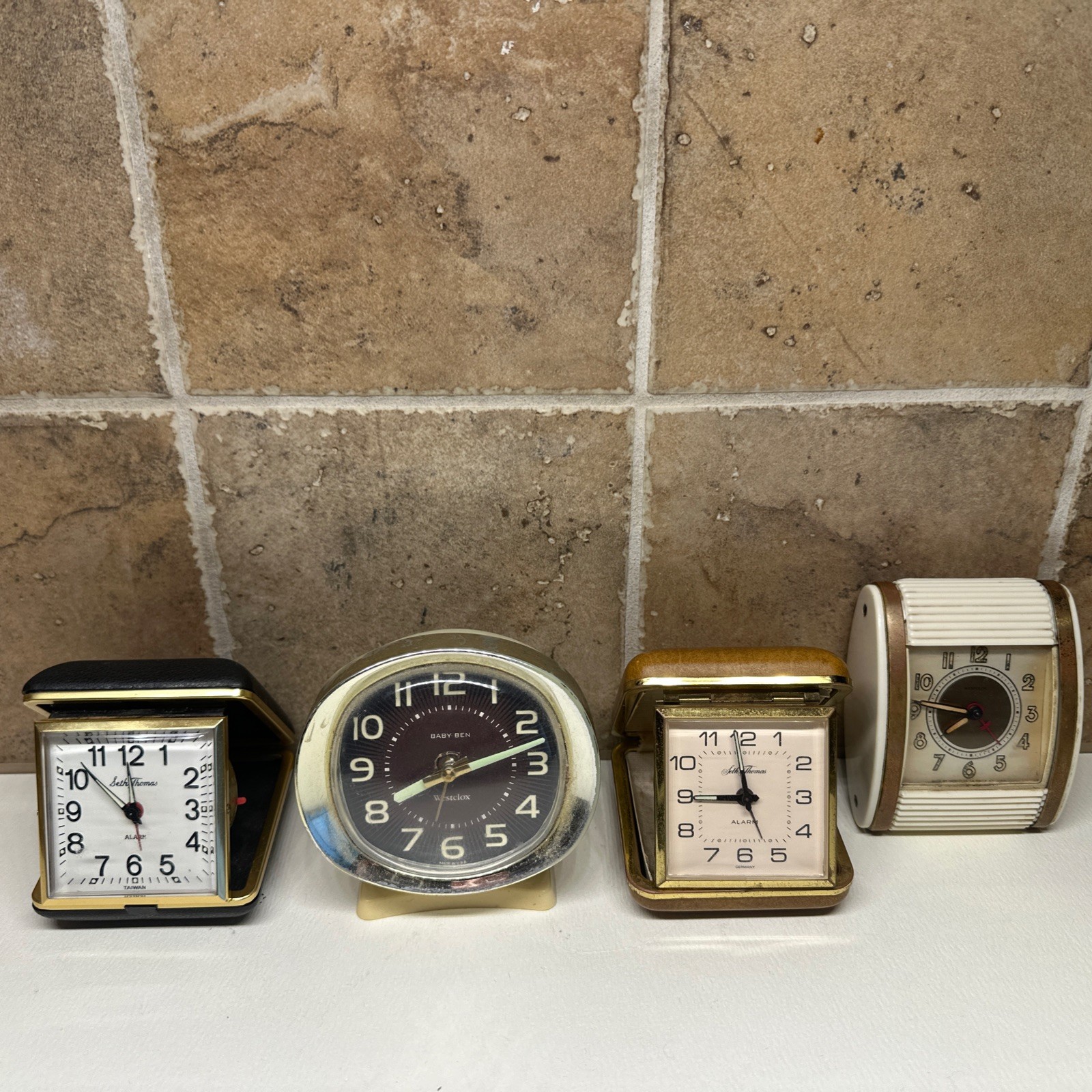 VTG (2)Seth Thomas, (2)Westclox, Travel Alarm Clocks 2 Work 2 Donโt Work - Parts