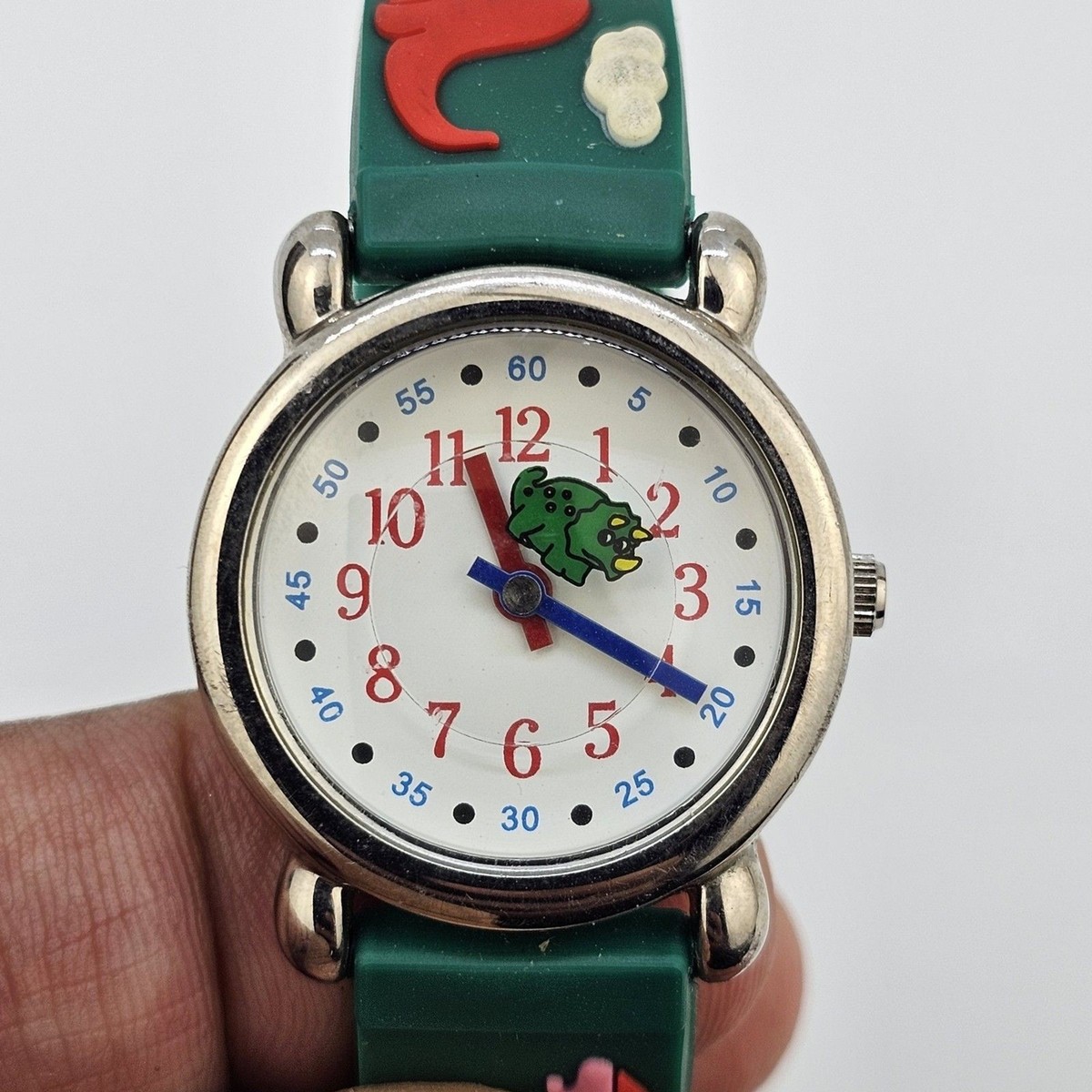 Kids Watch 27MM White Dial Animal Characters Green Plastic Bands New Battery View 2