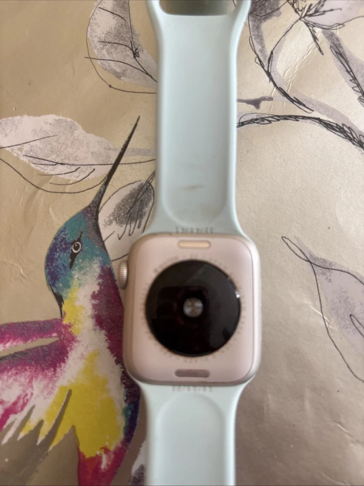 Apple Watch SE (2nd generation), photo 3 of 4