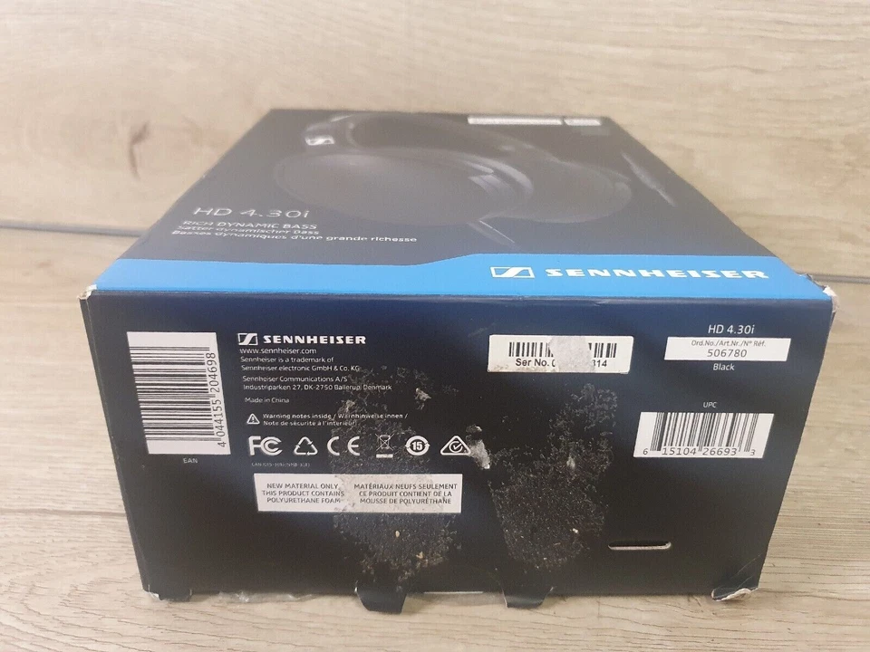 Sennheiser HD 4.30i Around-Ear Closed Back Headphones for iOS - Black, photo 2 of 5