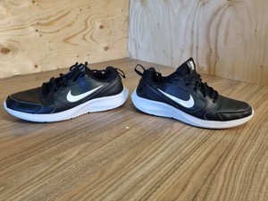 nike todos trainers
