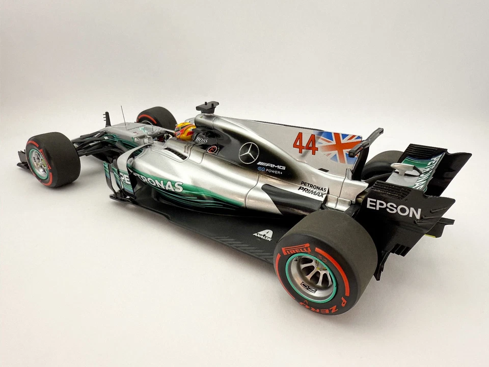 2017 Hamilton Mercedes W08 1:18 Minichamps 186170044 - Immagine 2 di 4