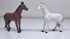 Vtg Set of Two Hard Plastic Toy Horses Funrise 1988 White Horse  Brown Horse