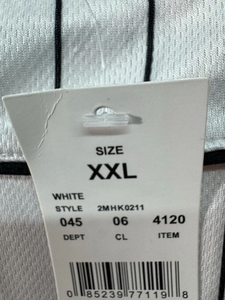 Jersey a rayas XXL de Hello Kitty Foto 3 de 3