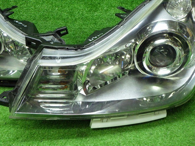 NISSAN Genuine Wingroad Y12 HID Headlights Lamps LH RH Set Japan