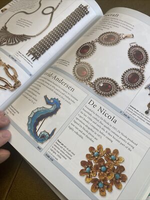 Costume Jewelry Collectors Guide First American Edition Hardcover
