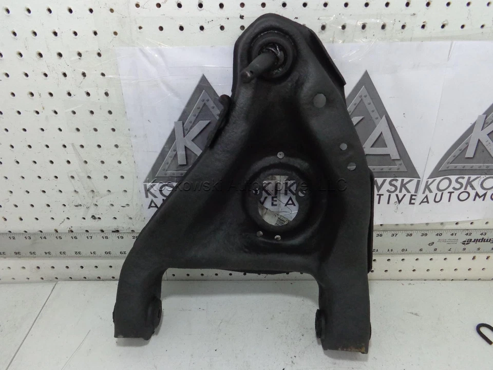 Lower Control Arm 1998 Chevy S10 Passenger Side - Image 2 of 4