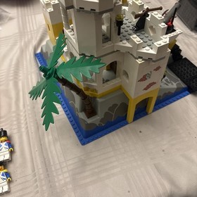 LEGO Pirates: Eldorado Fortress (6276) & LEGO Pirates: Harbor Sentry (6245) Read