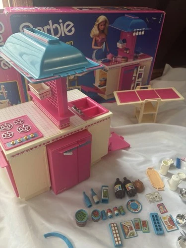 Vintage 1984 Barbie Dream Kitchen#9119 Dishes Food Accessories Table With Box