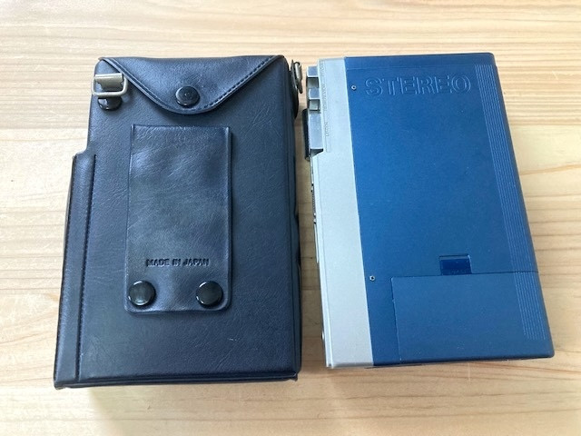 SONY WALKMAN TPS-L2 含め3点セット‼️ Sony Walkman TPS-L2 Fast lot Guys and Dolls w/Carrying Case