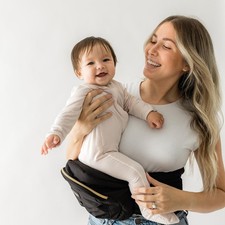 Tushbaby Original Hip Seat Baby Carrier for Babies  Carrier, Black/Gold