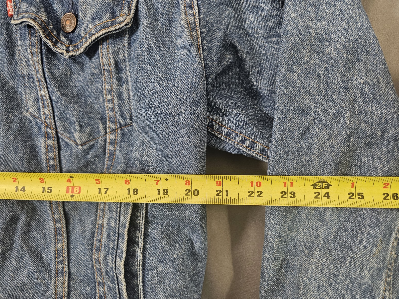 Vintage 80s Levi's Trucker Denim Jacket Size L 70507 0214 Made in USA