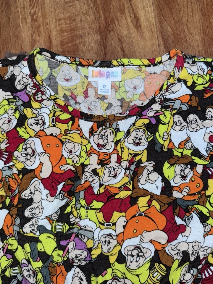 Vestido midi Disney LuLaRoe para niñas talla 12 Blancanieves enanos estampado con culo Foto 2 de 3