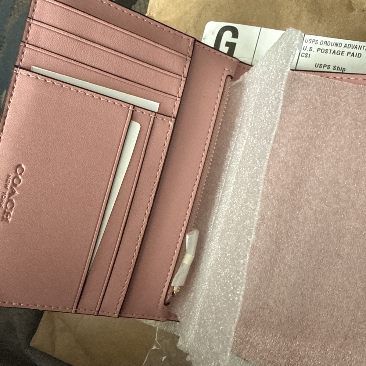 希少 COACH パスポートケース シグネチャー ピンク 二つ折り レア Coach Signature Canvas Passport Card Case Powder Pink Multiple