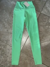 NWT Wilo The Label Ribbed 7/8 Length Leggings Apple Green Small $58