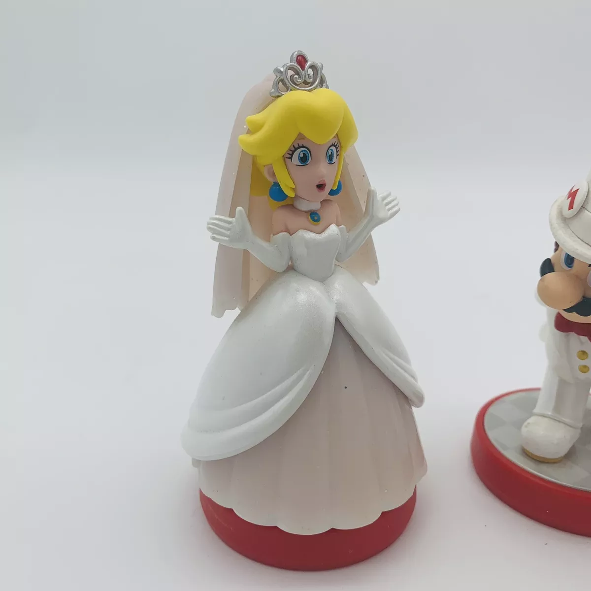 Cat Mario and Cat Peach amiibo are now available to pre-order