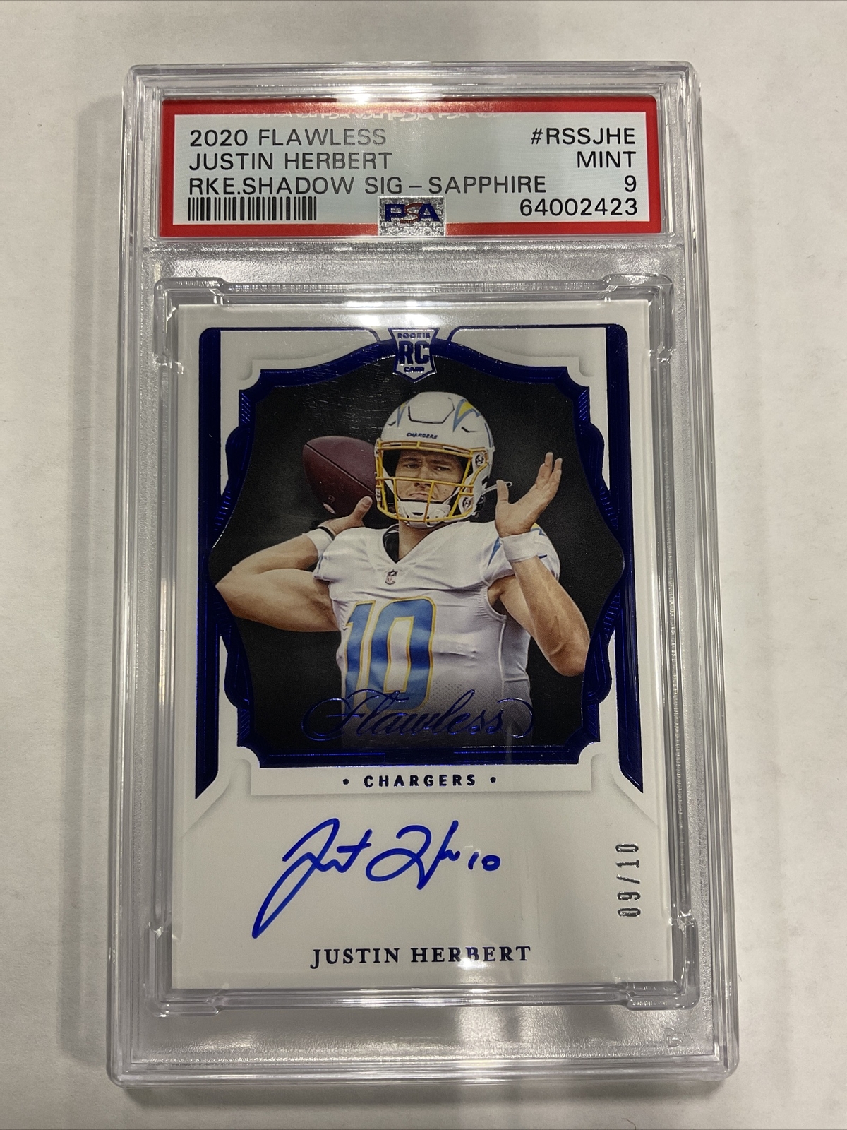Justin Herbert Panini Flawless Rookie Shadow Signatures #RSSJHE Sapphire
