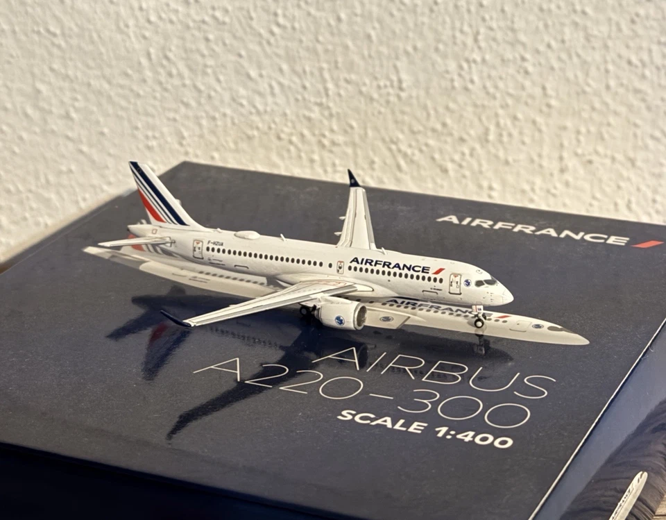 GeminiJets 1:400 AirFrance Airbus A220-300 F-HZUA - Bild 3 von 3