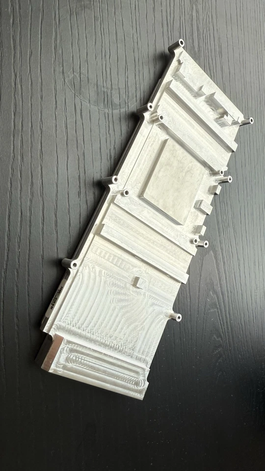 NVIDIA A100 80gb watercooler - Image 2 of 3