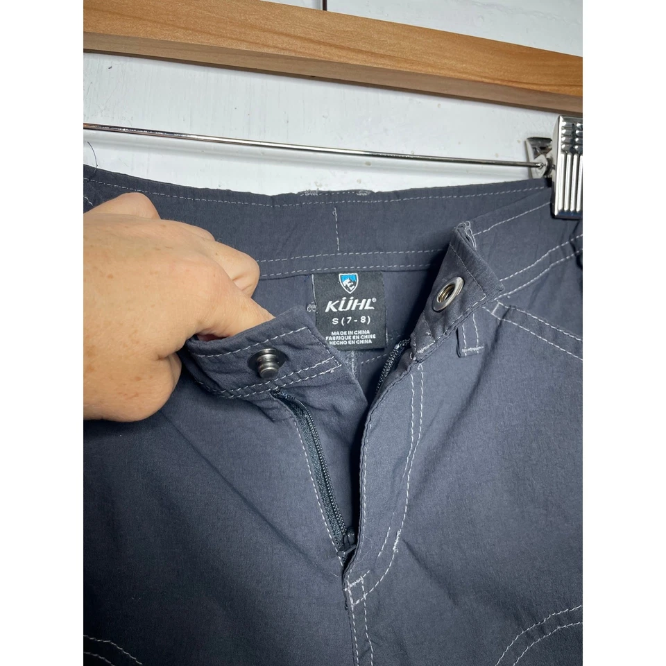 Calça KUHL Youth Renegade tamanho pequeno 7-8 cinza carvão  - Imagem 4 de 4