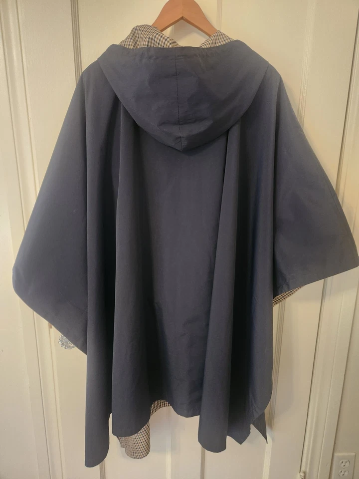 Rare Aquascutum Hooded Reversable Poncho/Cape Navy  - Image 2 of 4