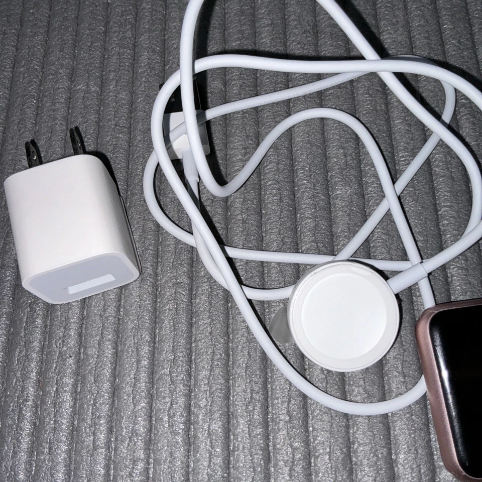 Apple Series 1 42mm Smartwatch - NOT WORKING & FOR PARTS ONLY - Image 3 of 4