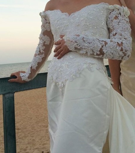 Wedding Dress Slim Fit Ivory Satin Off The Shoulder + Train & Veil Fits 12 - 14