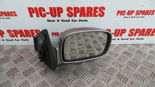 KIA CARENS 2000-2003 O/S Drivers Door Wing Mirror 5 Door Trim 307698