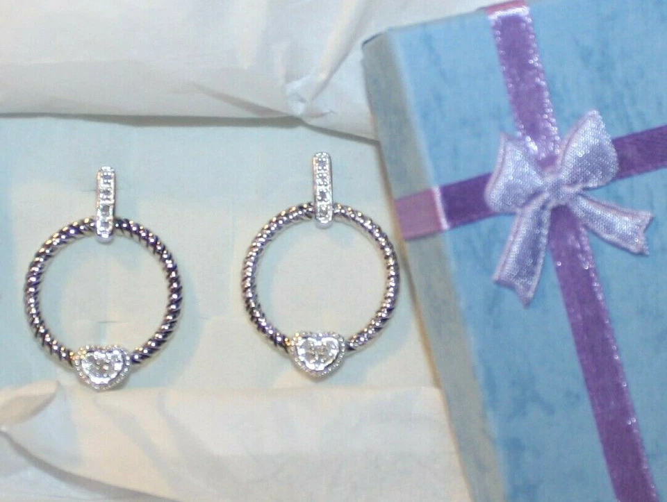 PENDIENTES ARO DELANTEROS CORAZÓN CUERDA TRENZADA DIAMANTE GENUINO PLATA ESTERLINA (.20TCW) Foto 2 de 4
