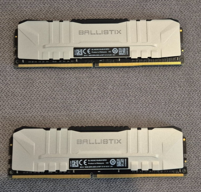 Crucial Ballistix BL16G30C15U4B 16GBx2 32GB CL16 3000MHz DDR4 RAM