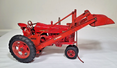 ミニカー　アメリカントラクター　McCORMICK FARMALL ミニカーアメリカントラクターMcCORMICK FARMALL
