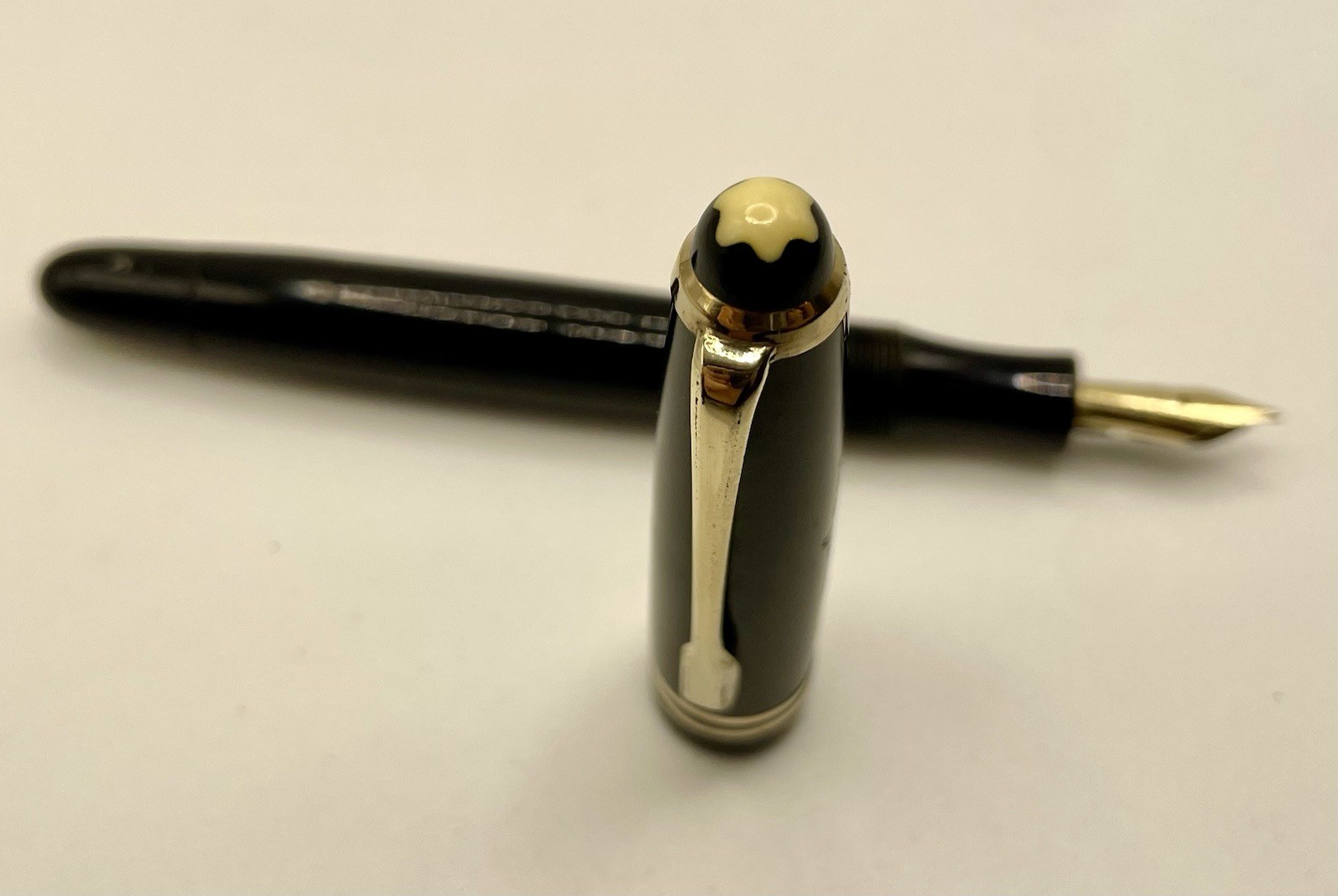 Rare 1950's MINT MONTBLANC 242 G Celluloid Fountain Pen- 14k M Nib-Restored