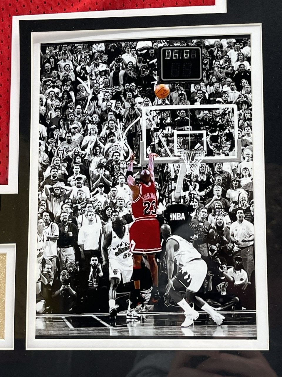 Chicago Bulls Jersey Michael Jordan Signed In Frame NBA Basketball COA thumbnail 6