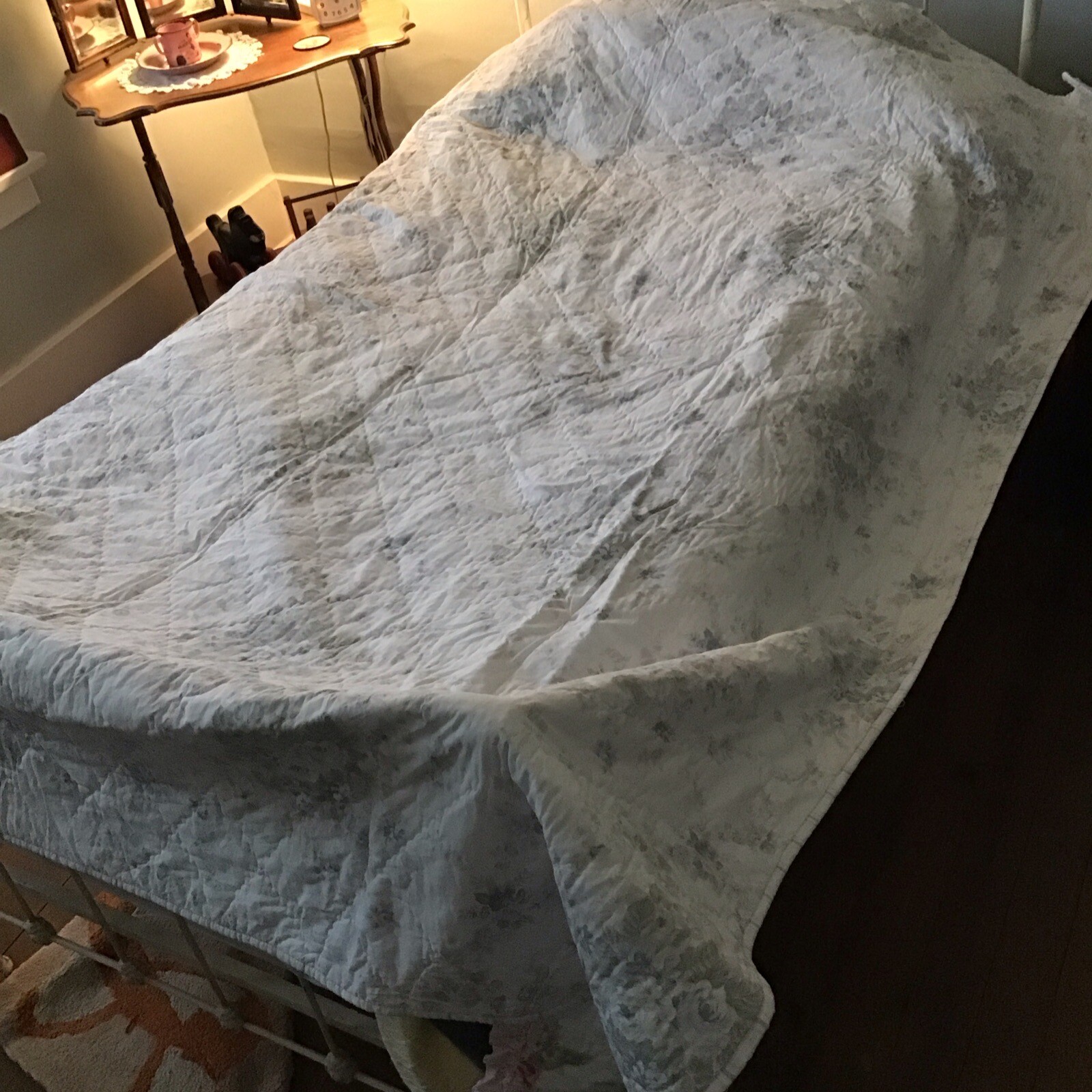 TarGeTs Shabby Chic Twin Size Hand Quilted Blue Large Cabbage Roses