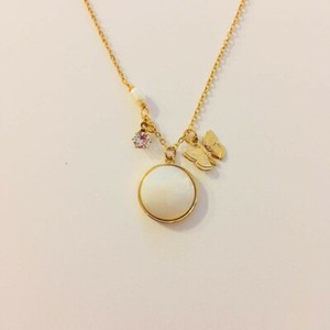 Authentic 18K GOLD PLATED NECKLACE NWT MOTHER OF PEARL AND BUTTERFLY W CZ FRESHWATER