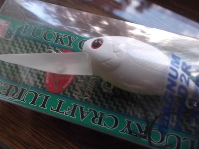 JDM Older Lucky Craft Magnum Cra Pea D2R Pearl White Chartreuse Belly