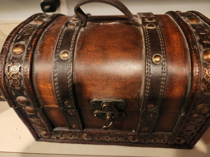 Small pirate chest with telescope and inside box.  Leather pouch for the scope