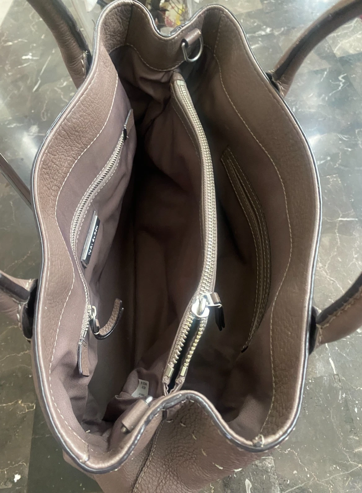 Borsa a tracolla Tory Burch McGraw in pelle grigia con triplo scomparto in pelle usata in ottime condizioni! $398