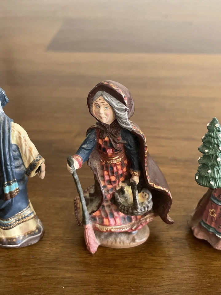 Lot Of 5 Duncan Royale History of Santa 1986 1st/500 Ltd. Edition 3” Christmas - Image 4 of 4