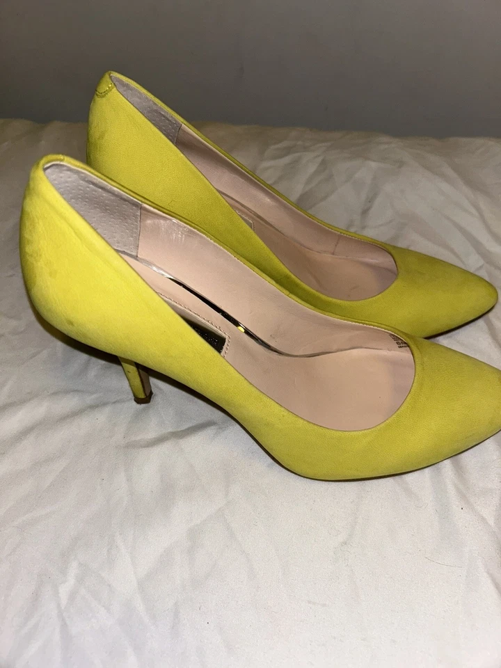 Salto amarelo neon I.N.C International Concepts tamanho 6 - Imagem 2 de 4