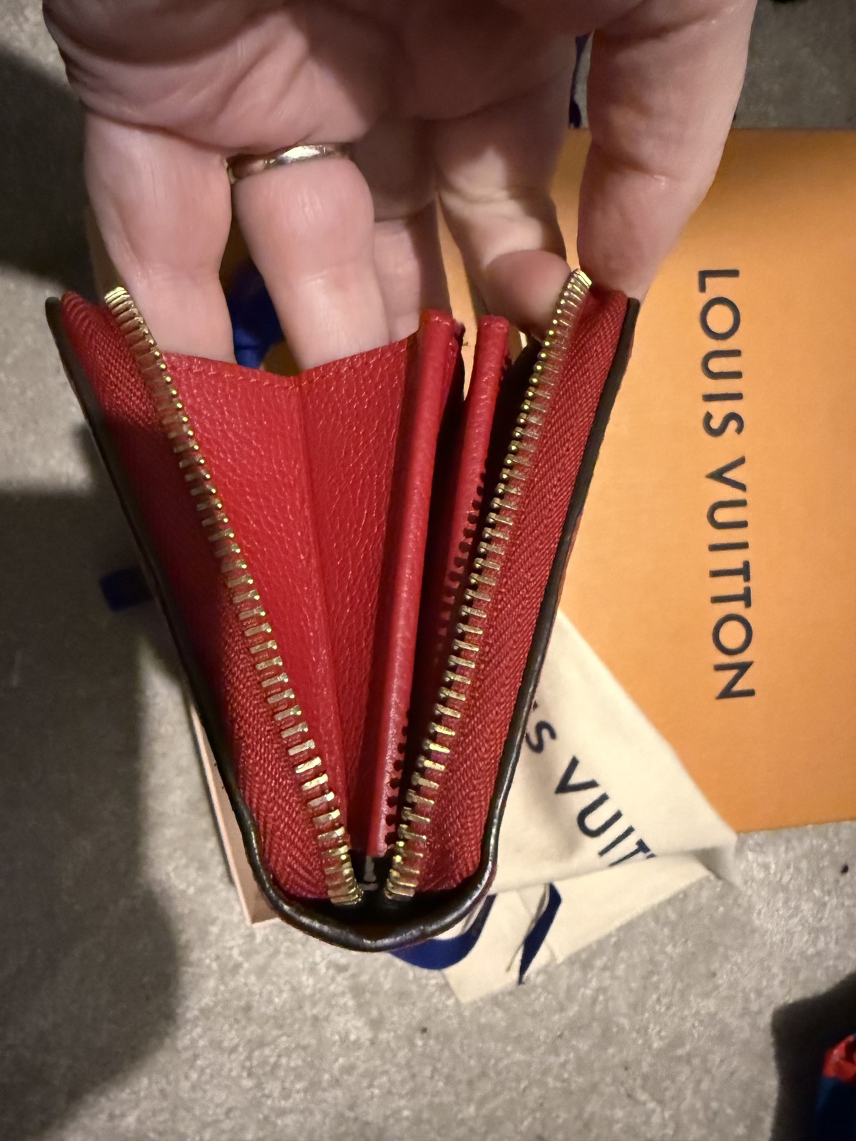 Louis Vuitton purse - Pre-owned image 2