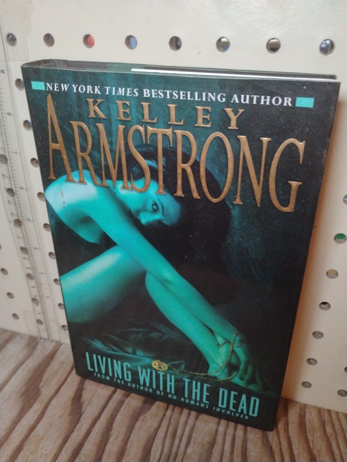 Kelley Armstrong Living With The Dead
