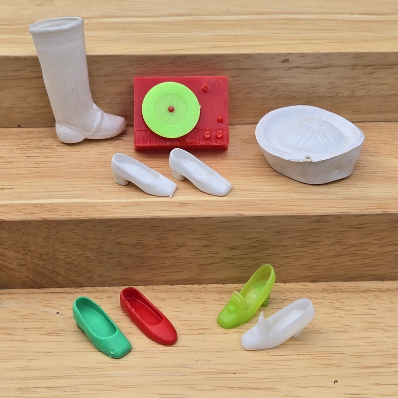 Vintage 60s Barbie & Clone/ Other Doll Accessories LOT Shoes Boots Hat Turntable