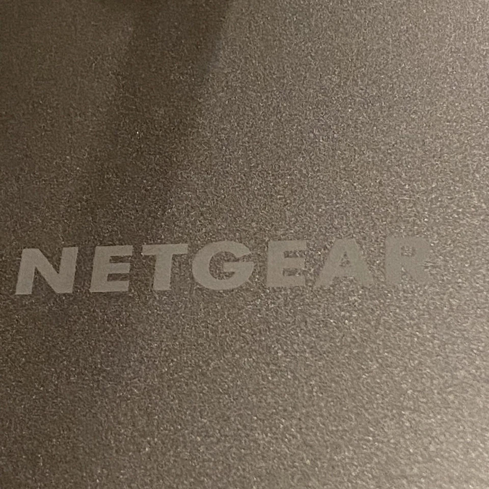 NETGEAR Nighthawk R7000 AC1900 Gigabit Wireless AC Router with adapter - Image 4 of 4