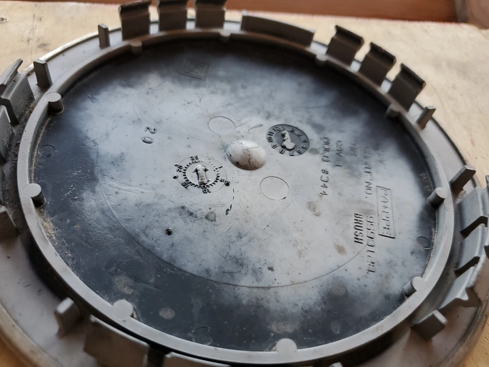 Tapa central mecanizada OEM 97-05 Chevrolet Venture. P/N 9593128 Foto 4 de 4